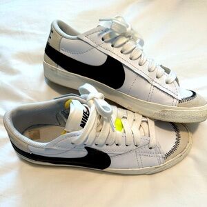 Nike Blazer Low Jumbo ‘77, size 11, Used excellent condition